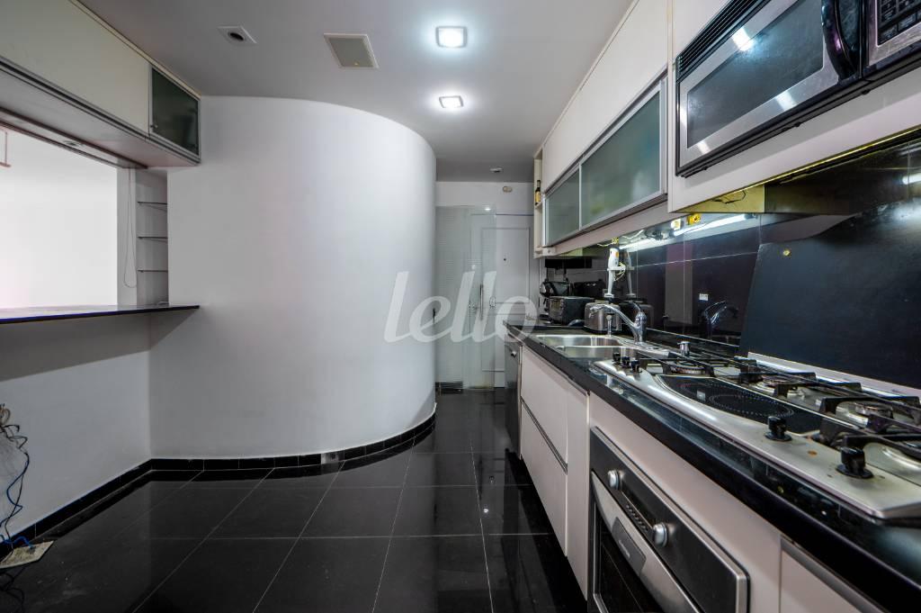 COZINHA de Apartamento à venda, cobertura - Padrão com 176 m², 2 quartos e 2 vagas em Brooklin Paulista - São Paulo