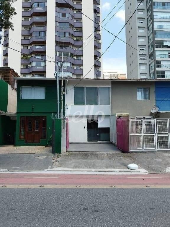 FACHADA de Casa à venda, de vila - sobrado com 100 m², e 1 vaga em Indianópolis - São Paulo