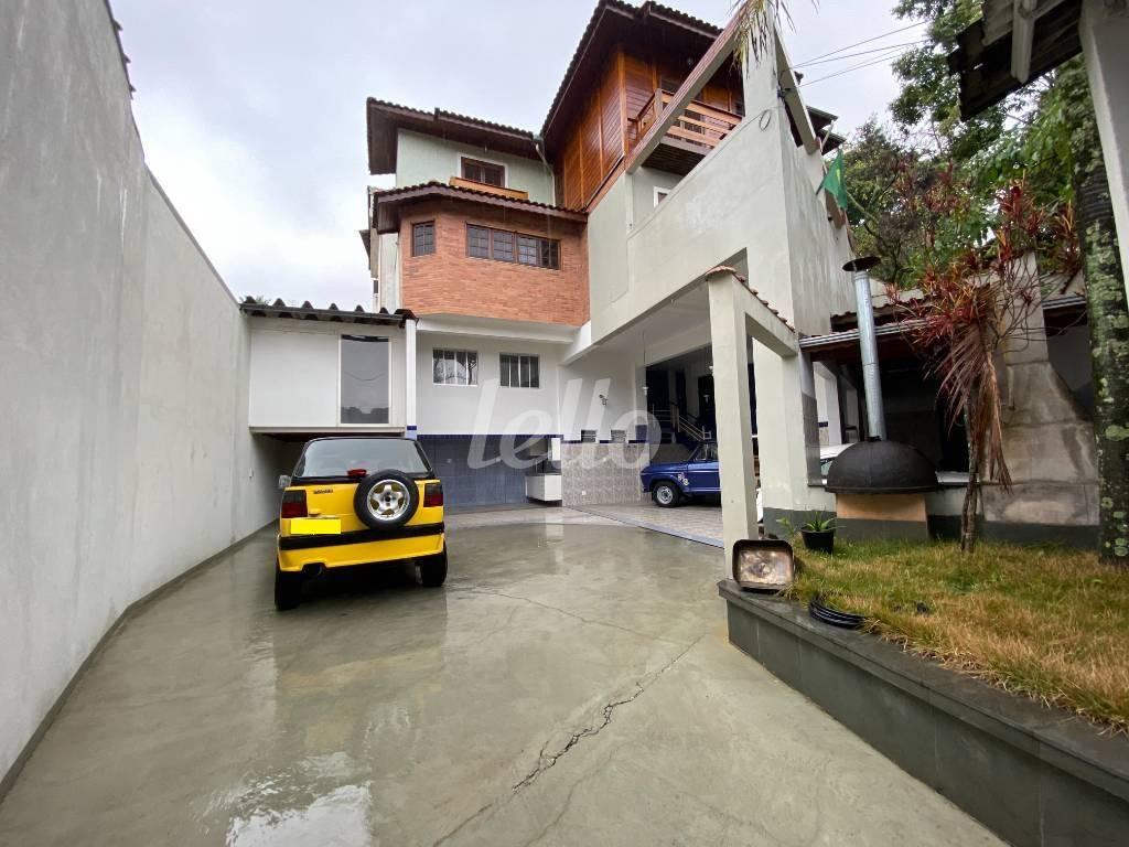 GARAGEM de Casa à venda, sobrado com 330 m², 3 quartos e 8 vagas em Tucuruvi - São Paulo