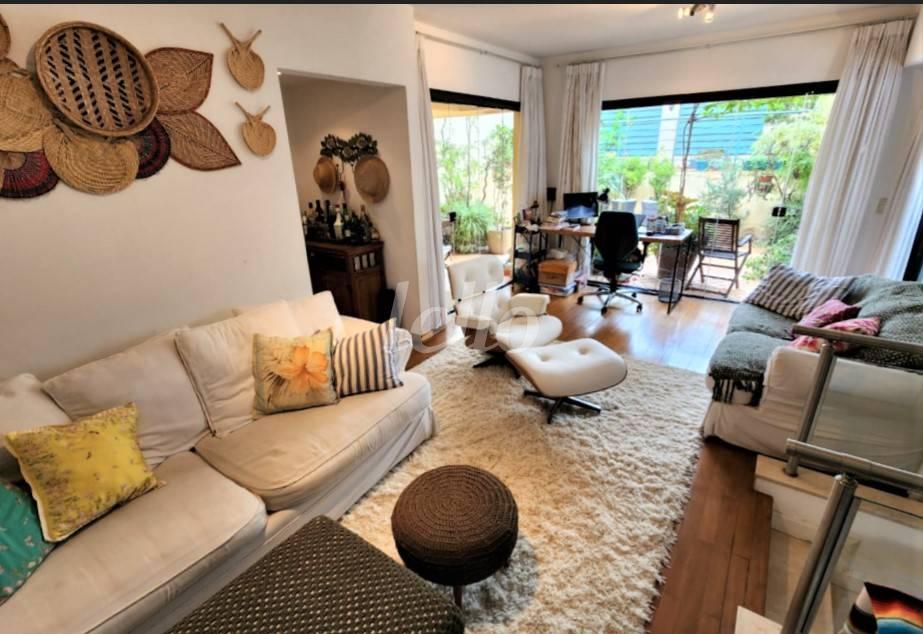 SALA SUPERIOR de Apartamento à venda, cobertura - Padrão com 210 m², 3 quartos e 3 vagas em Jd. Nossa Sra. Aparecida - São Paulo