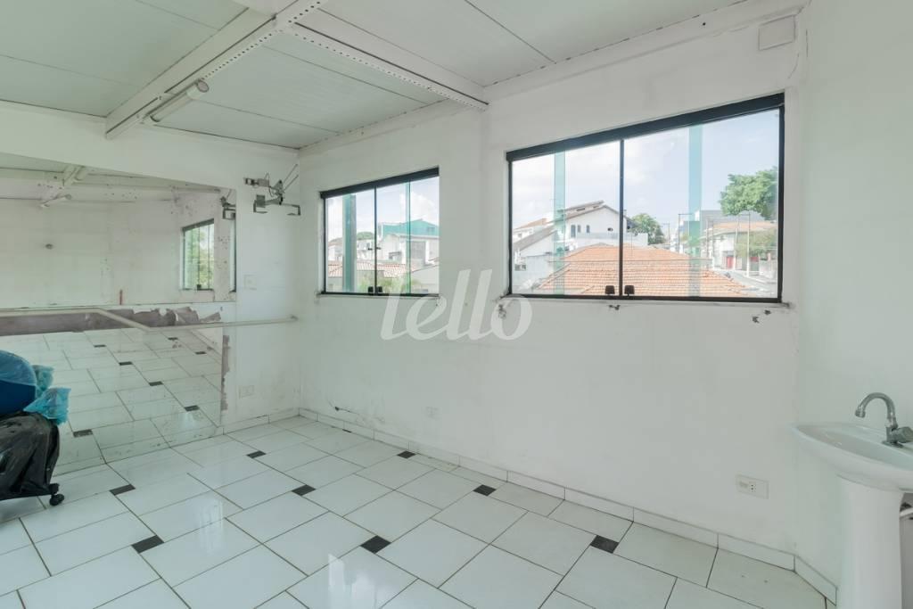 SALAO de Casa para alugar, sobrado com 161 m², 3 quartos e 4 vagas em Vila Prudente - São Paulo