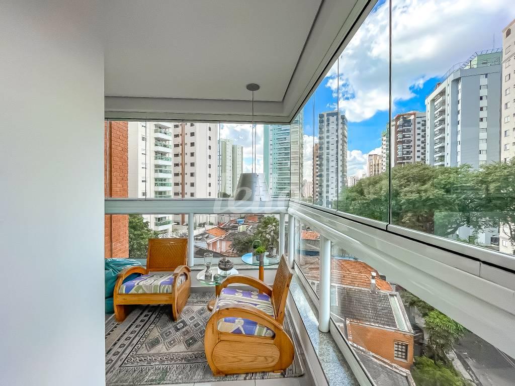 VARANDA de Apartamento à venda, Padrão com 124 m², 3 quartos e 3 vagas em Chácara Inglesa - São Paulo