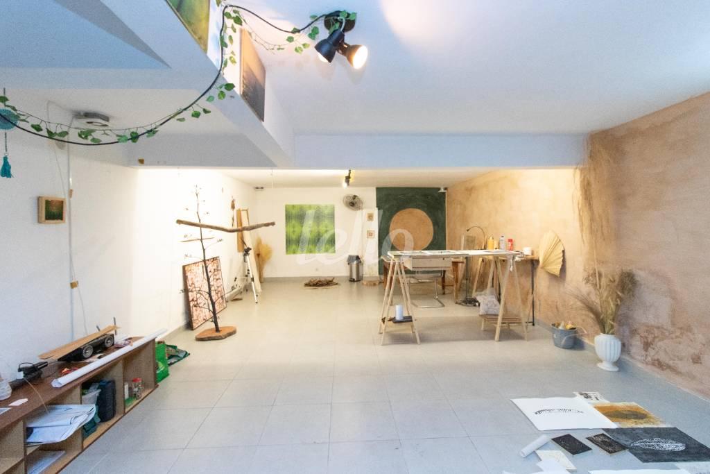 ATELIE de Casa à venda, sobrado com 240 m², 3 quartos e 6 vagas em Vila Roque - São Paulo