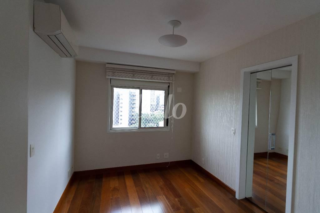 DORMITÓRIO 2 SUÍTE de Apartamento para alugar, Padrão com 199 m², 4 quartos e 4 vagas em Alto de Pinheiros - São Paulo