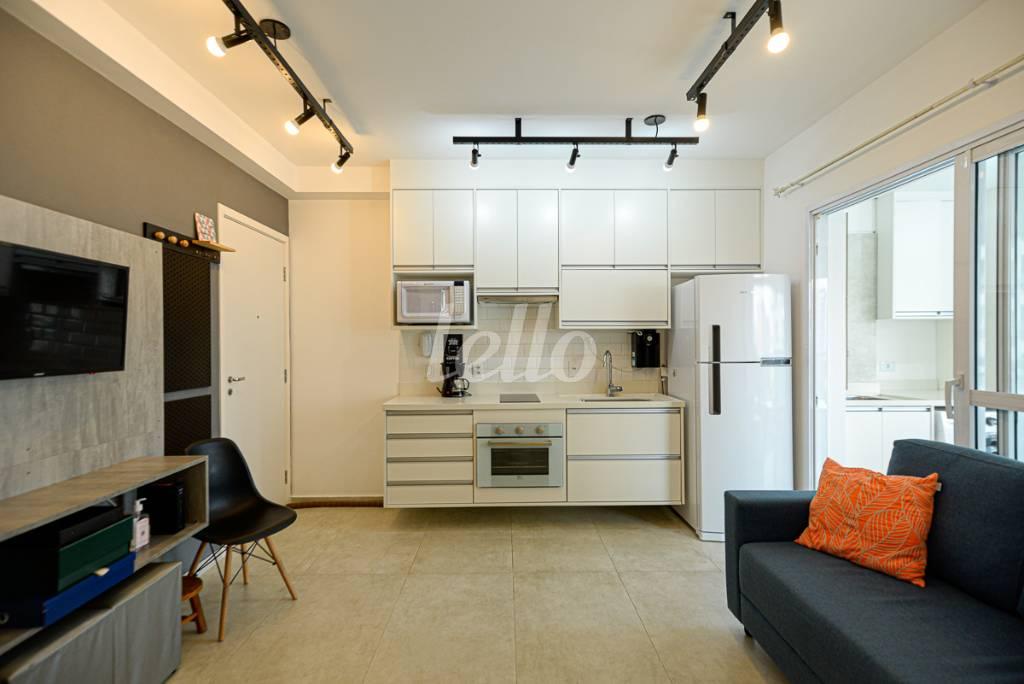 SALA de Apartamento à venda, Padrão com 42 m², 1 quarto e 1 vaga em Pinheiros - São Paulo