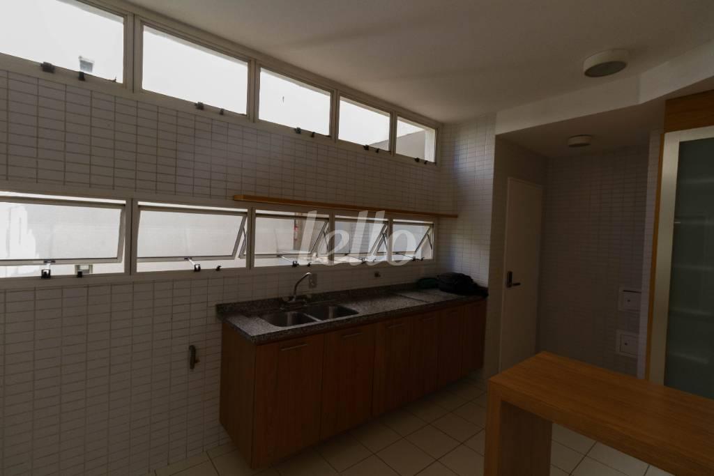 COZINHA de Apartamento para alugar, cobertura - Padrão com 460 m², 4 quartos e 4 vagas em Boaçava - São Paulo