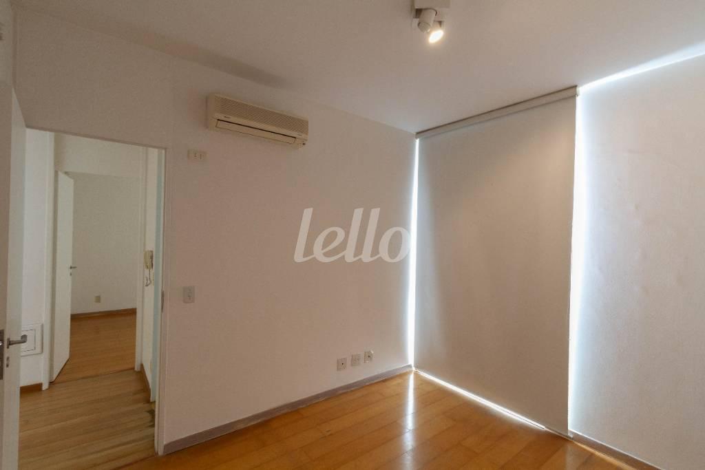 DORMITÓRIO 3 de Apartamento para alugar, cobertura - Padrão com 460 m², 4 quartos e 4 vagas em Boaçava - São Paulo