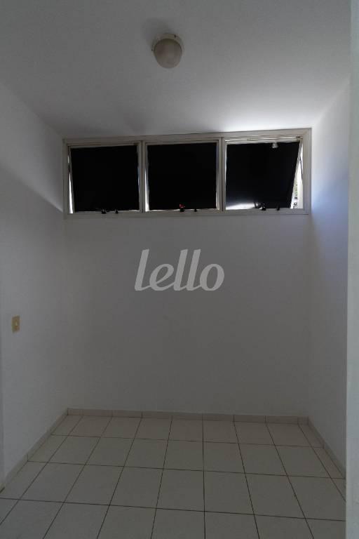 DORMITÓRIO DE SERVIÇO de Apartamento para alugar, cobertura - Padrão com 460 m², 4 quartos e 4 vagas em Boaçava - São Paulo