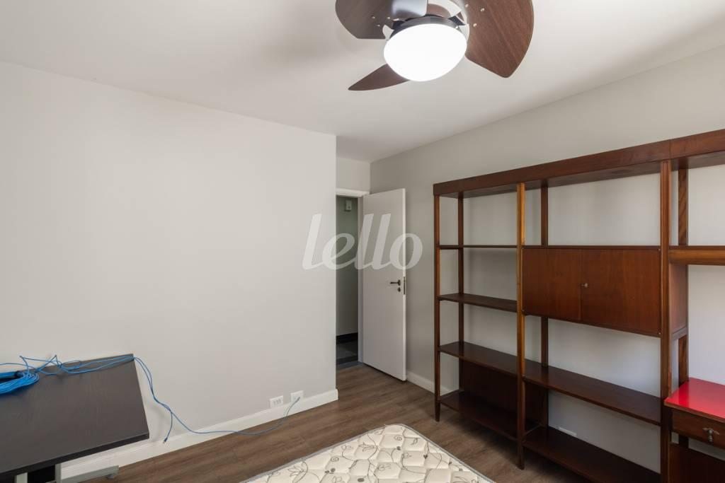 DORMITÓRIO de Apartamento para alugar, Padrão com 110 m², 2 quartos e 2 vagas em Itaim Bibi - São Paulo