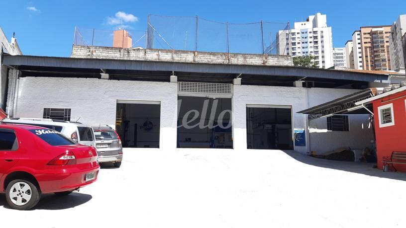 ESTACIONAMENTO de Galpão/Armazém à venda, Padrão com 638 m², e 3 vagas em Saúde - São Paulo