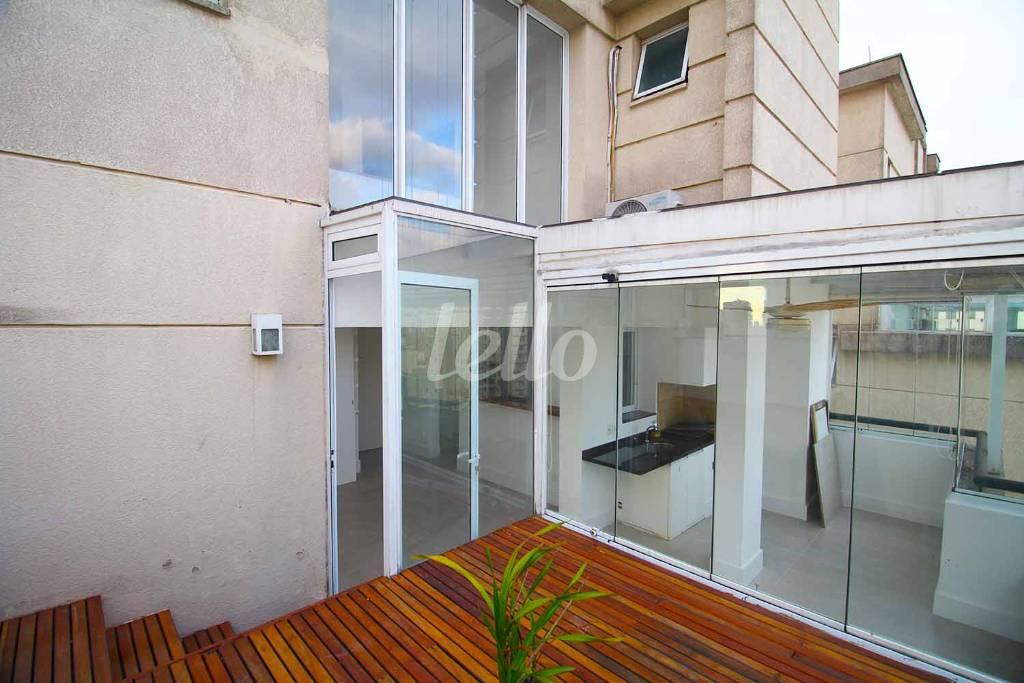 DECK de Apartamento à venda, cobertura - Padrão com 106 m², 2 quartos e 2 vagas em Paraíso - São Paulo