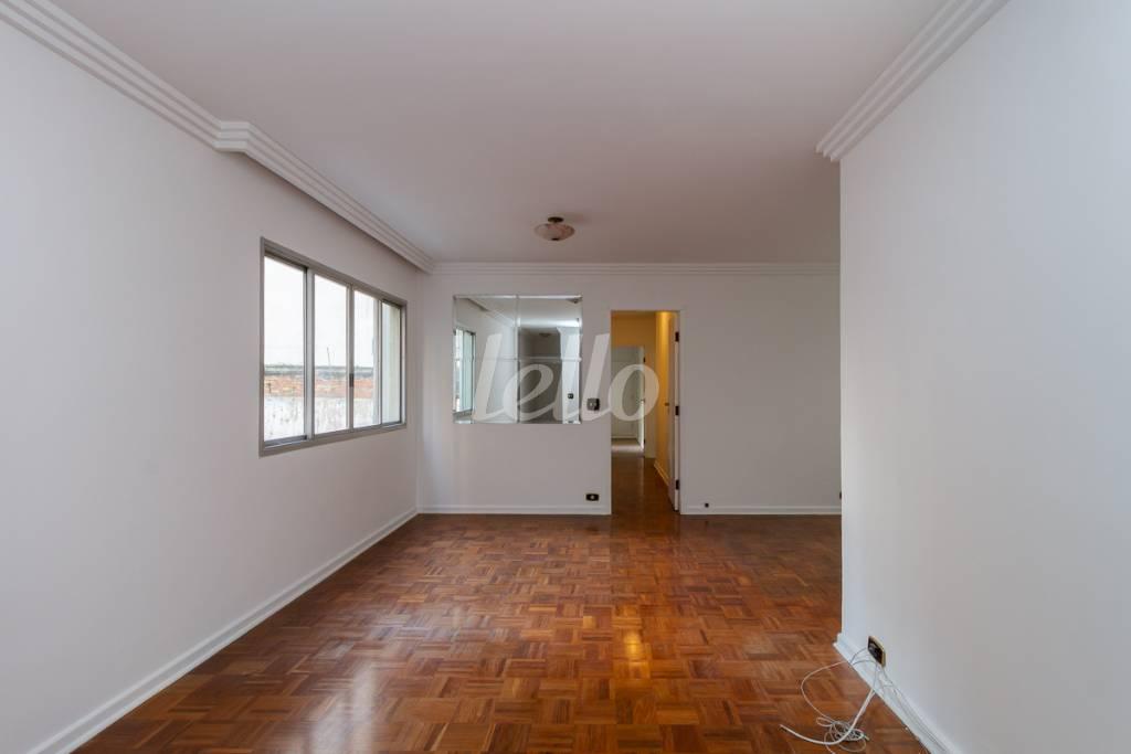 SALA de Apartamento para alugar, Padrão com 110 m², 3 quartos e 1 vaga em Jardim Paulista - São Paulo