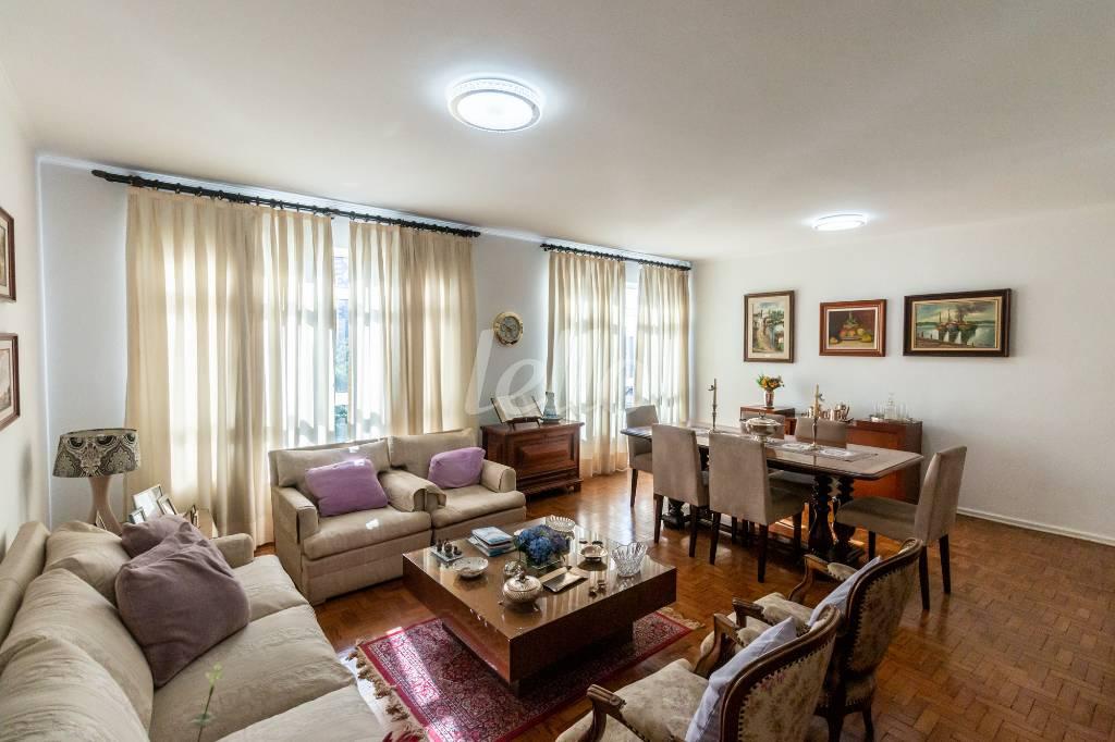 SALA de Apartamento à venda, Padrão com 126 m², 3 quartos e 1 vaga em Bela Vista - São Paulo