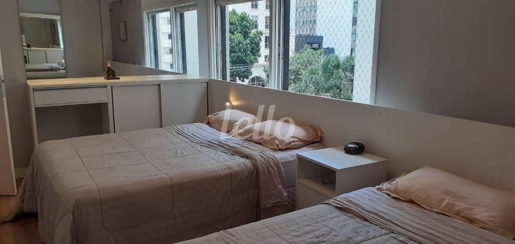 DORMITÓRIO de Apartamento à venda, Padrão com 191 m², 3 quartos e 2 vagas em Jardim Paulista - São Paulo