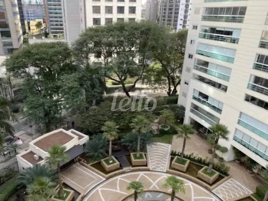 VISTA de Apartamento à venda, Padrão com 120 m², 3 quartos e 2 vagas em Vila Olímpia - São Paulo