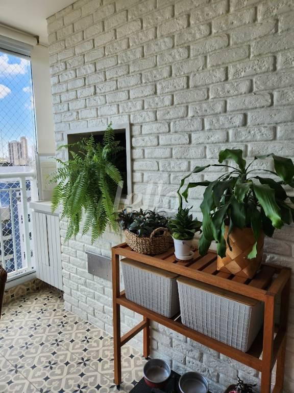 VARANDA GOURMET de Apartamento à venda, Padrão com 81 m², 2 quartos e 2 vagas em Vila Regente Feijó - São Paulo