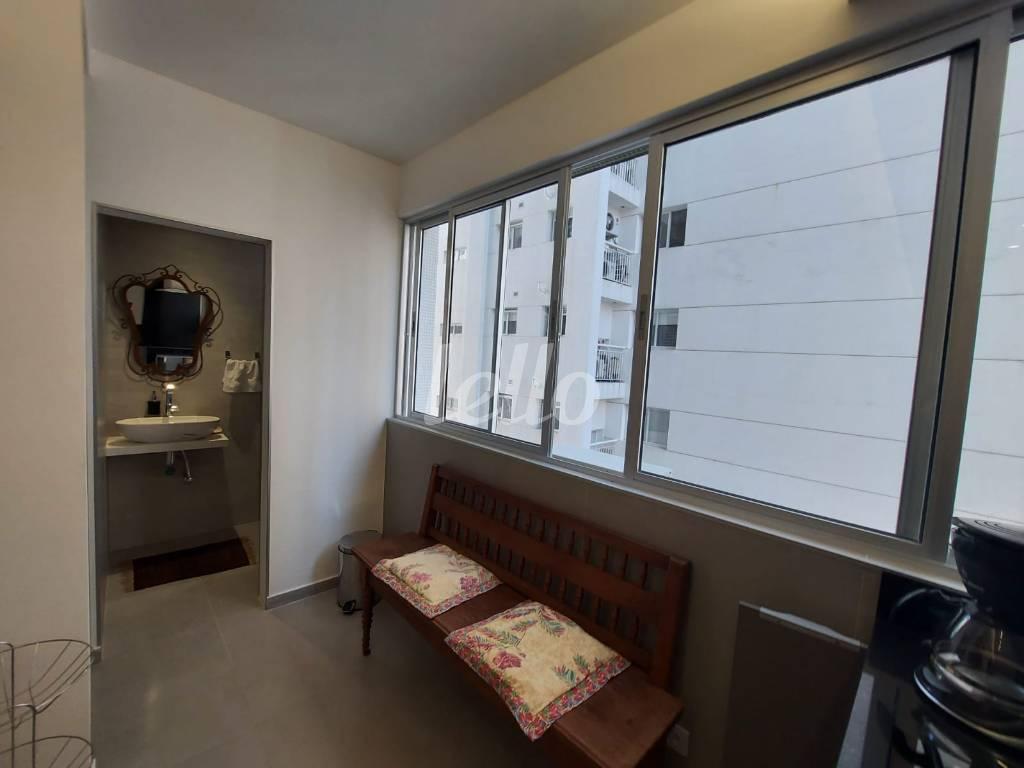 COZINHA / LAVABO de Apartamento para alugar, Padrão com 110 m², 3 quartos e 1 vaga em Cerqueira César - São Paulo