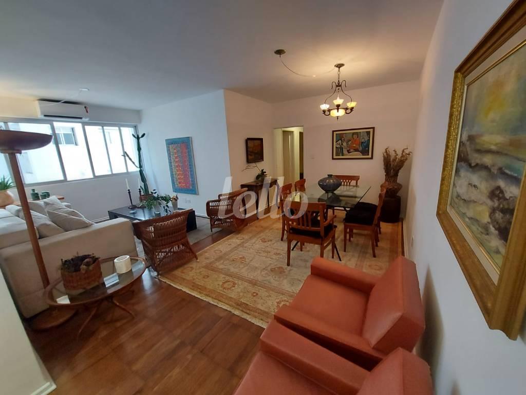 SALA de Apartamento para alugar, Padrão com 110 m², 3 quartos e 1 vaga em Cerqueira César - São Paulo