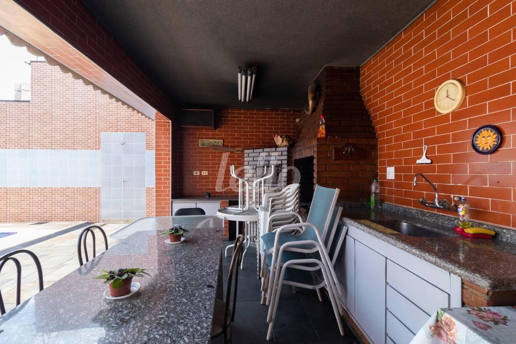 CHURRASQUEIRA de Casa à venda, assobradada com 329 m², 4 quartos e 5 vagas em Vila Alpina - São Paulo