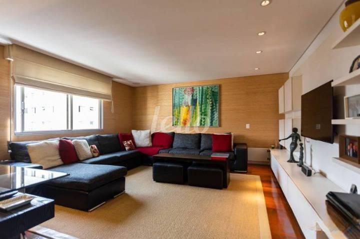 SALA de Apartamento à venda, Padrão com 346 m², 3 quartos e 2 vagas em Jardim Paulista - São Paulo