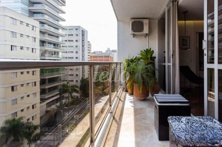 VARANDA de Apartamento à venda, Padrão com 346 m², 3 quartos e 2 vagas em Jardim Paulista - São Paulo
