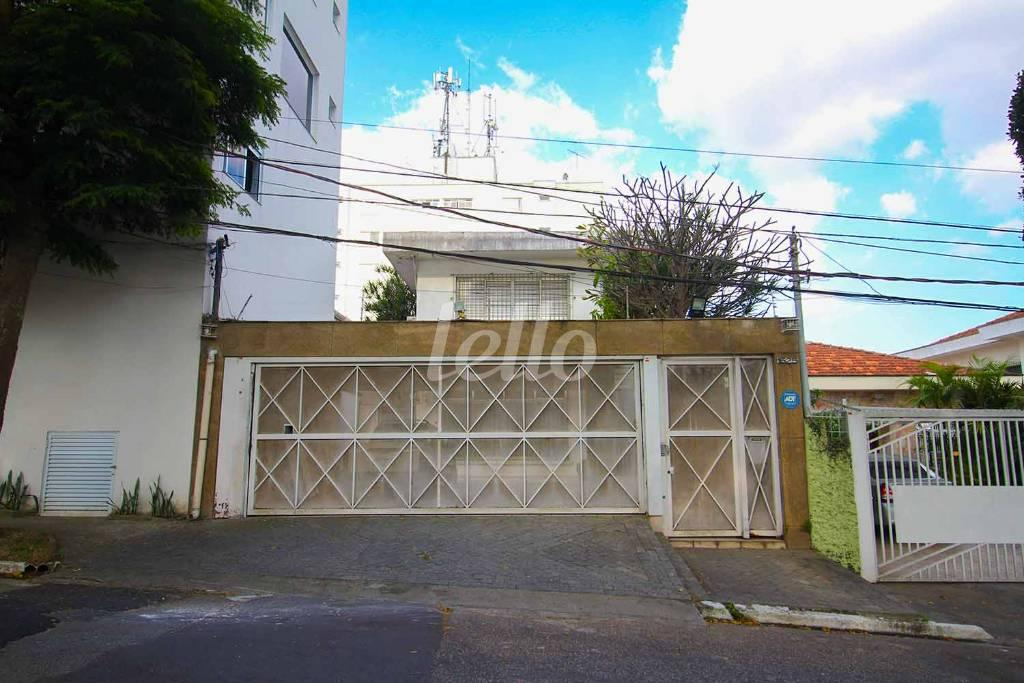 FACHADA de Casa para alugar, sobrado com 367 m², 4 quartos e 4 vagas em Planalto Paulista - São Paulo