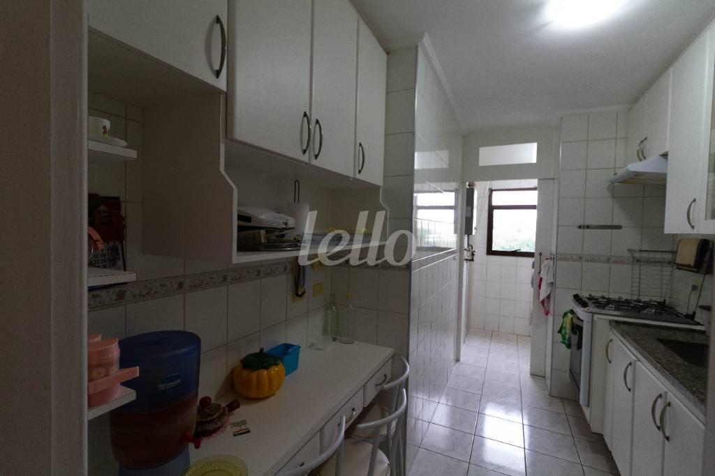 COZINHA de Apartamento para alugar, Padrão com 84 m², 3 quartos e 2 vagas em Vila Romana - São Paulo