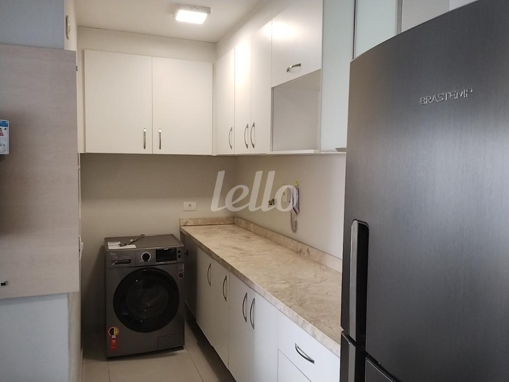 SALA de Apartamento para alugar, Padrão com 32 m², 1 quarto e 1 vaga em Bela Vista - São Paulo