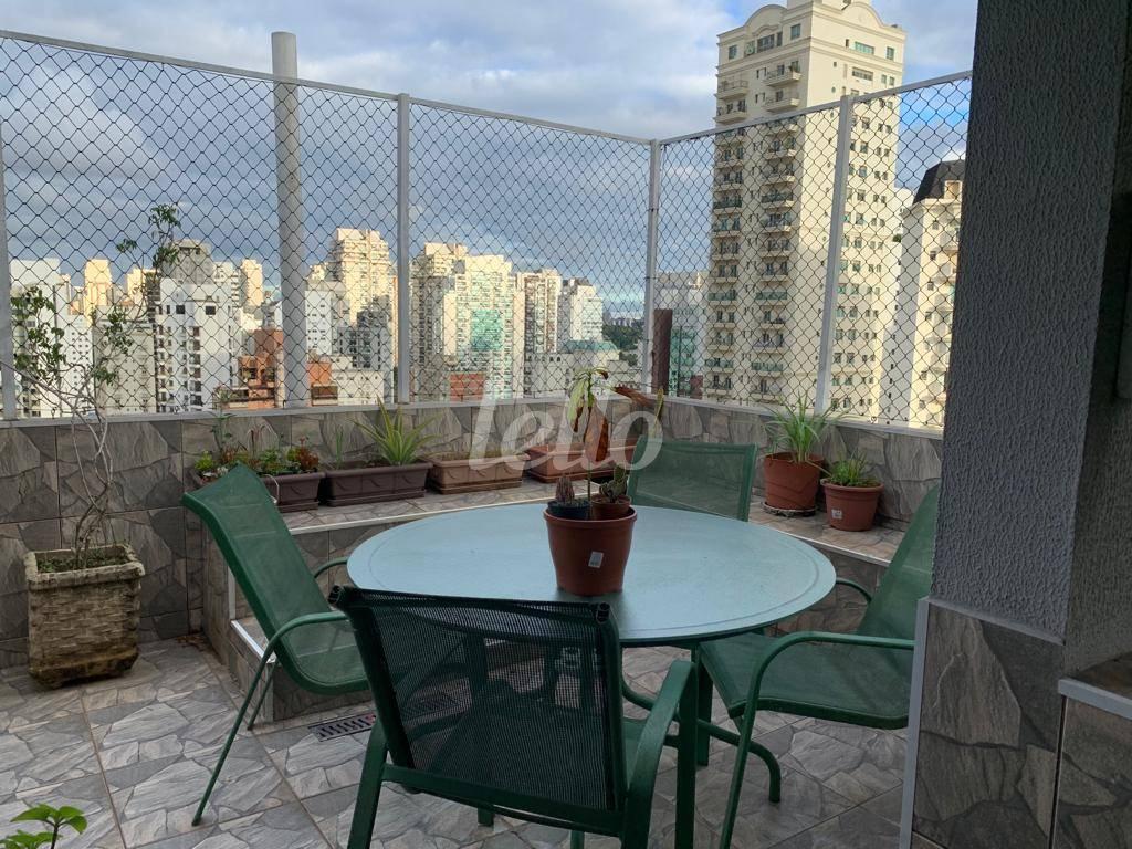 VARANDA SUPERIOR de Apartamento à venda, cobertura - Padrão com 243 m², 4 quartos e 2 vagas em Brooklin Novo - São Paulo