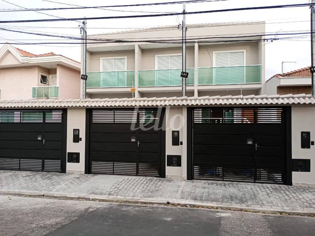 FACHADA de Casa à venda, sobrado com 238 m², 3 quartos e em Vila Constânça - São Paulo