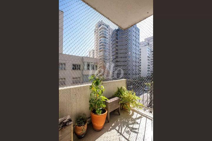 VARANDA de Apartamento à venda, Padrão com 117 m², 2 quartos e 1 vaga em Paraíso - São Paulo