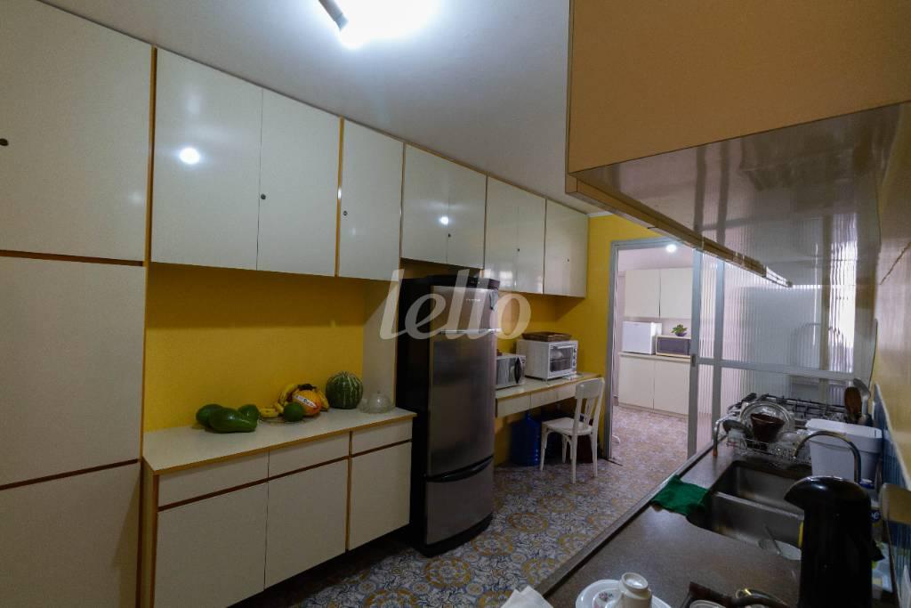 COZINHA de Apartamento para alugar, Duplex com 240 m², 3 quartos e 2 vagas em Itaim Bibi - São Paulo