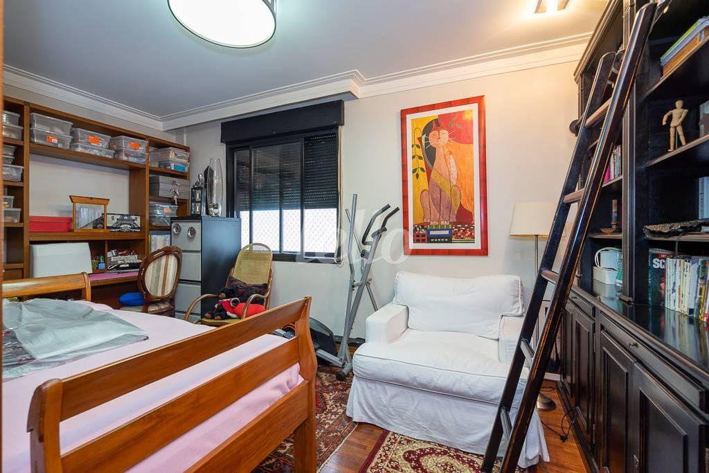 DORMITÓRIO de Apartamento à venda, Padrão com 175 m², 3 quartos e 1 vaga em Jardim Paulista - São Paulo