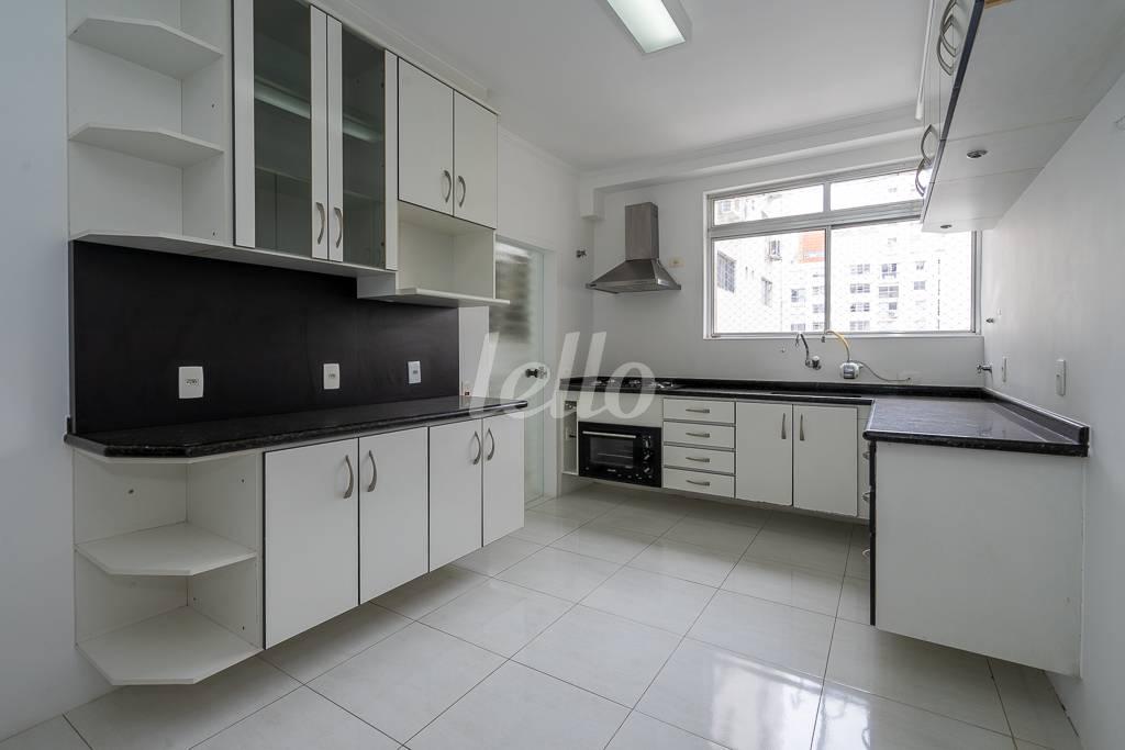 COZINHA de Apartamento à venda, Padrão com 175 m², 2 quartos e 1 vaga em Jardim Paulista - São Paulo