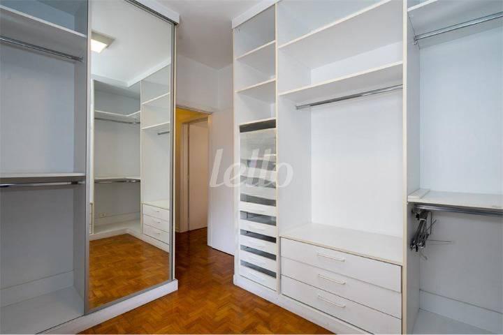 CLOSET de Apartamento à venda, Padrão com 175 m², 2 quartos e 1 vaga em Jardim Paulista - São Paulo
