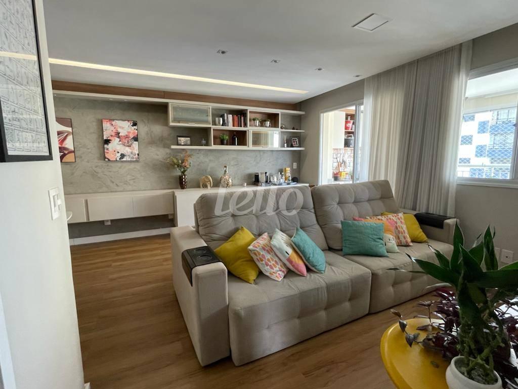 SALA de Apartamento à venda, Padrão com 80 m², 2 quartos e 1 vaga em Vila Brasilio Machado - São Paulo