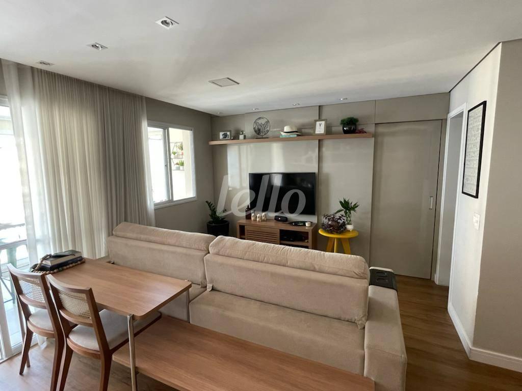 SALA de Apartamento à venda, Padrão com 80 m², 2 quartos e 1 vaga em Vila Brasilio Machado - São Paulo