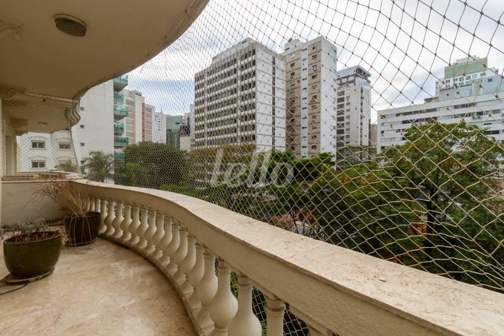 VARANDA de Apartamento para alugar, Padrão com 220 m², 3 quartos e 2 vagas em Paraíso - São Paulo