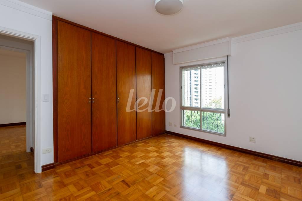 DORMITÓRIO 3 de Apartamento para alugar, Padrão com 220 m², 3 quartos e 2 vagas em Paraíso - São Paulo