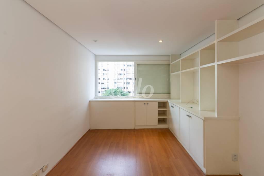 DORMITORIO de Apartamento à venda, Studio com 28 m², 1 quarto e 1 vaga em Jardins - São Paulo