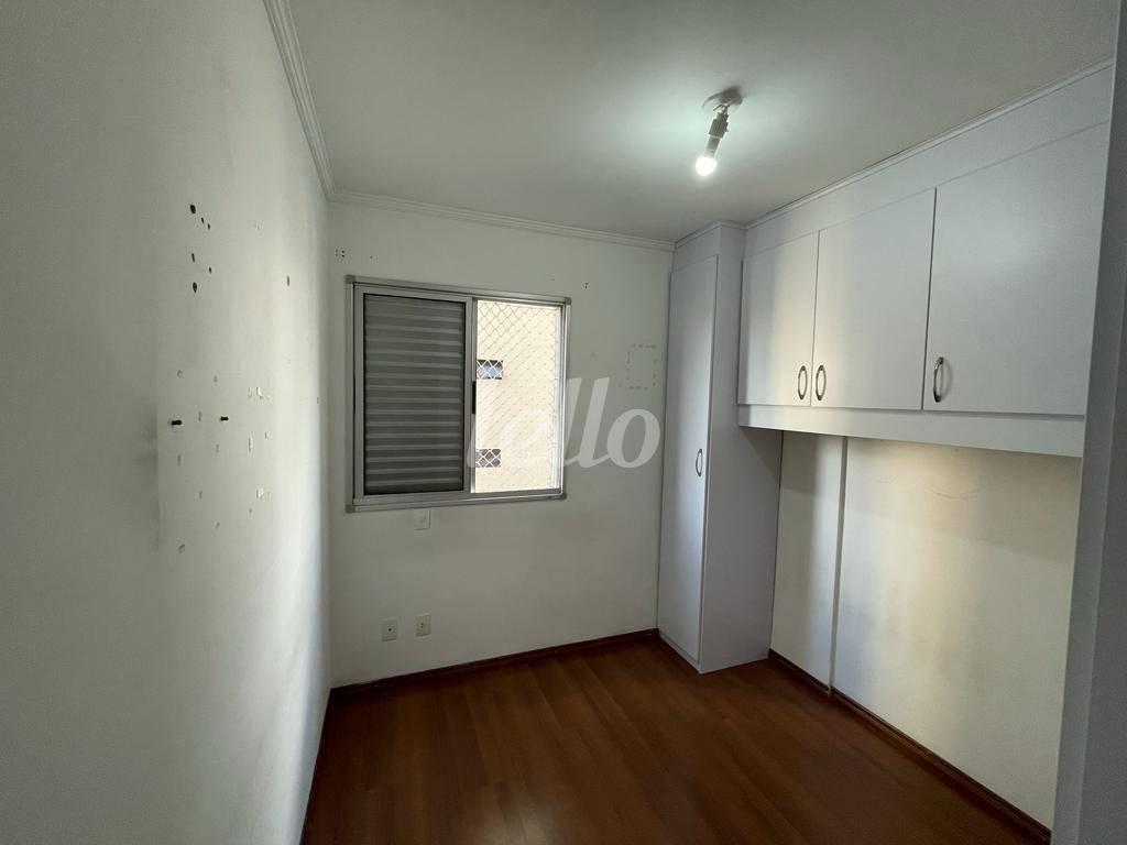DORMITÓRIO de Apartamento à venda, Padrão com 49 m², 2 quartos e 1 vaga em Vila Bertioga - São Paulo