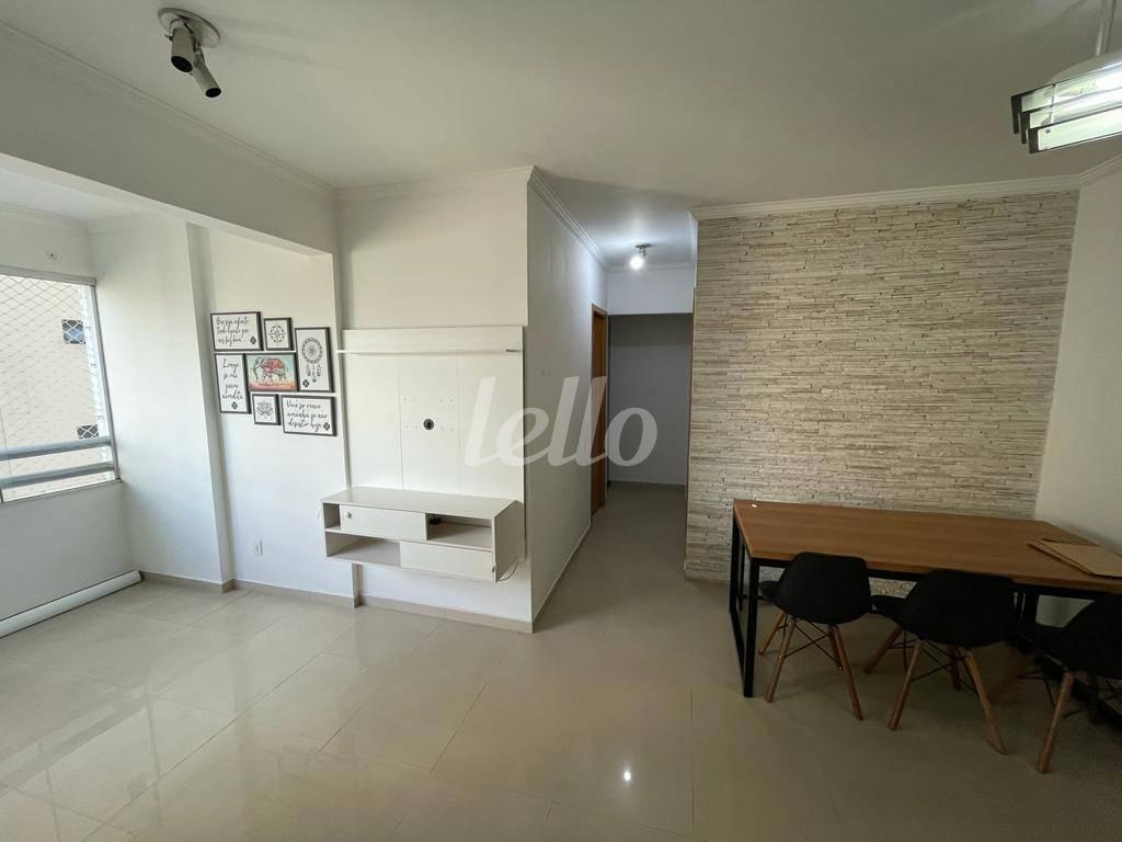 SALA de Apartamento à venda, Padrão com 49 m², 2 quartos e 1 vaga em Vila Bertioga - São Paulo