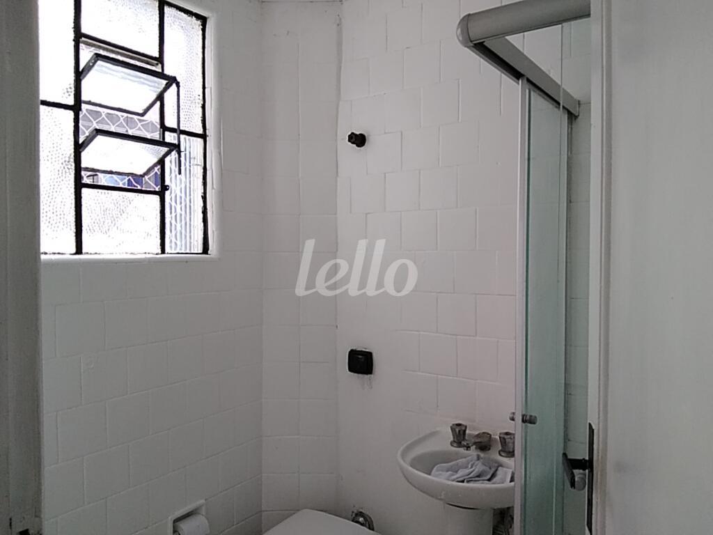 1-BANHEIRO-001.JPG de Apartamento à venda, Padrão com 42 m², 1 quarto e em Bela Vista - São Paulo