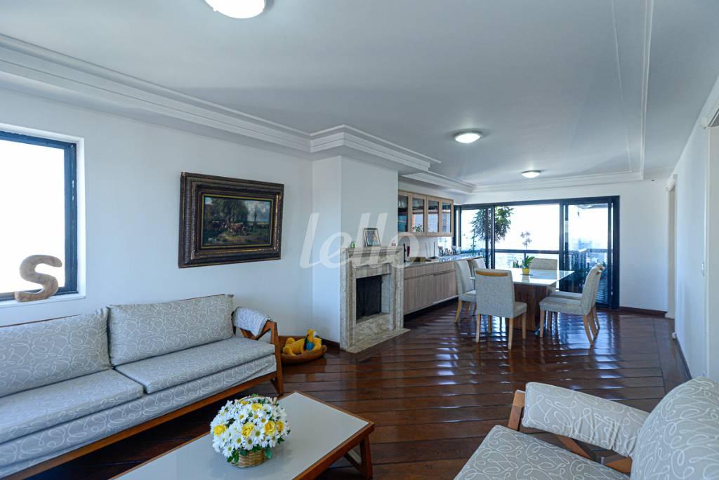 SALA de Apartamento à venda, Padrão com 191 m², 4 quartos e 4 vagas em Pinheiros - São Paulo