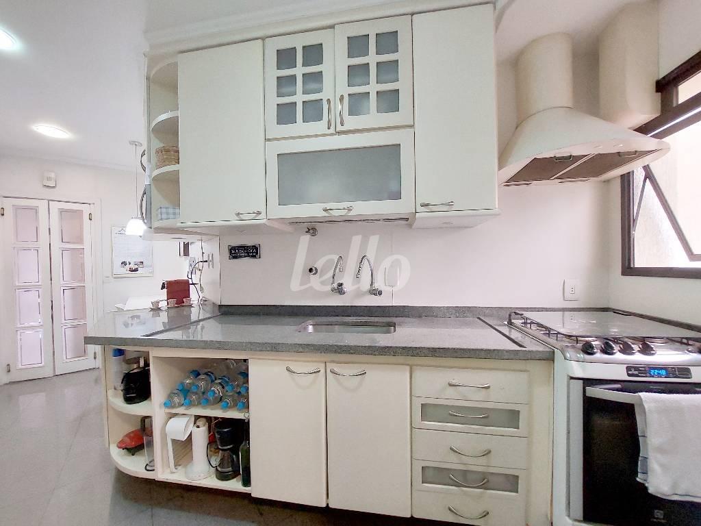 COZINHA de Apartamento à venda, Padrão com 114 m², 3 quartos e 4 vagas em Perdizes - São Paulo