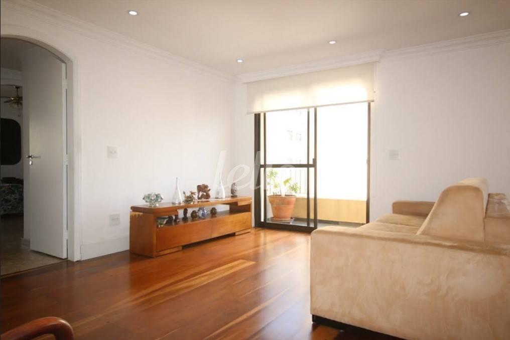 SALA de Apartamento à venda, Padrão com 115 m², 3 quartos e 2 vagas em Vila Uberabinha - São Paulo