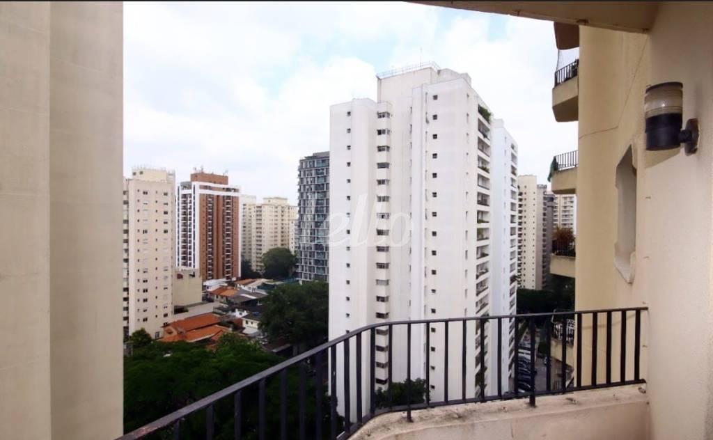 VISTA de Apartamento à venda, Padrão com 115 m², 3 quartos e 2 vagas em Vila Uberabinha - São Paulo