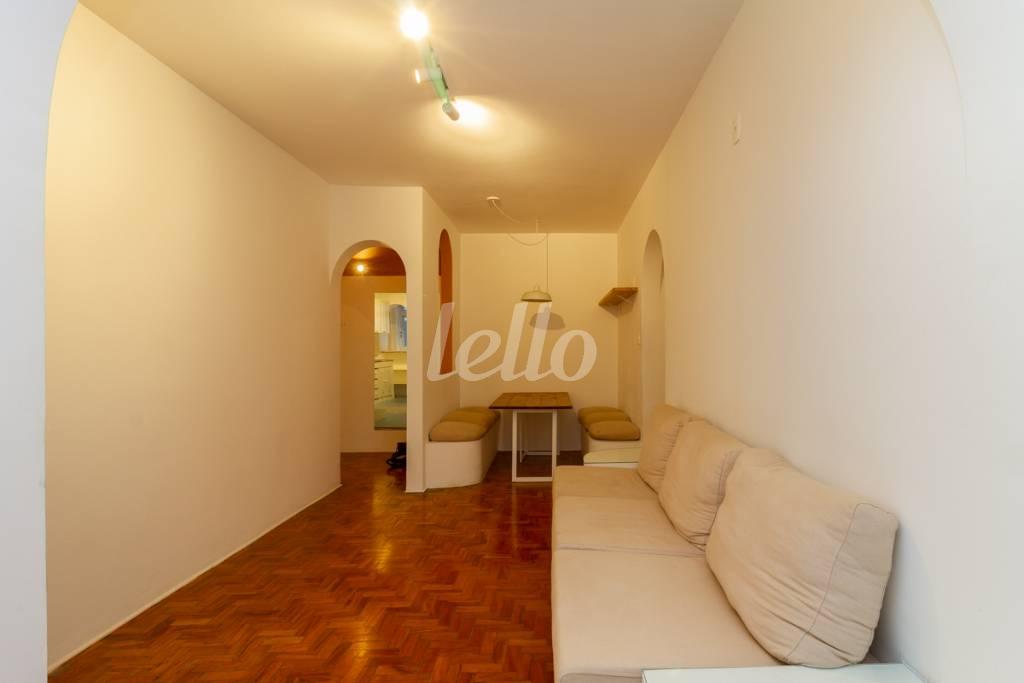 SALA de Apartamento para alugar, Studio com 85 m², 1 quarto e 1 vaga em Consolação - São Paulo