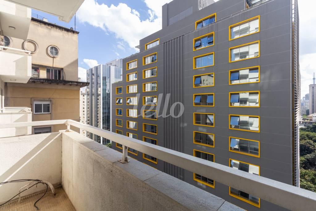 VARANDA de Apartamento para alugar, Padrão com 315 m², 3 quartos e 3 vagas em Jardins - São Paulo