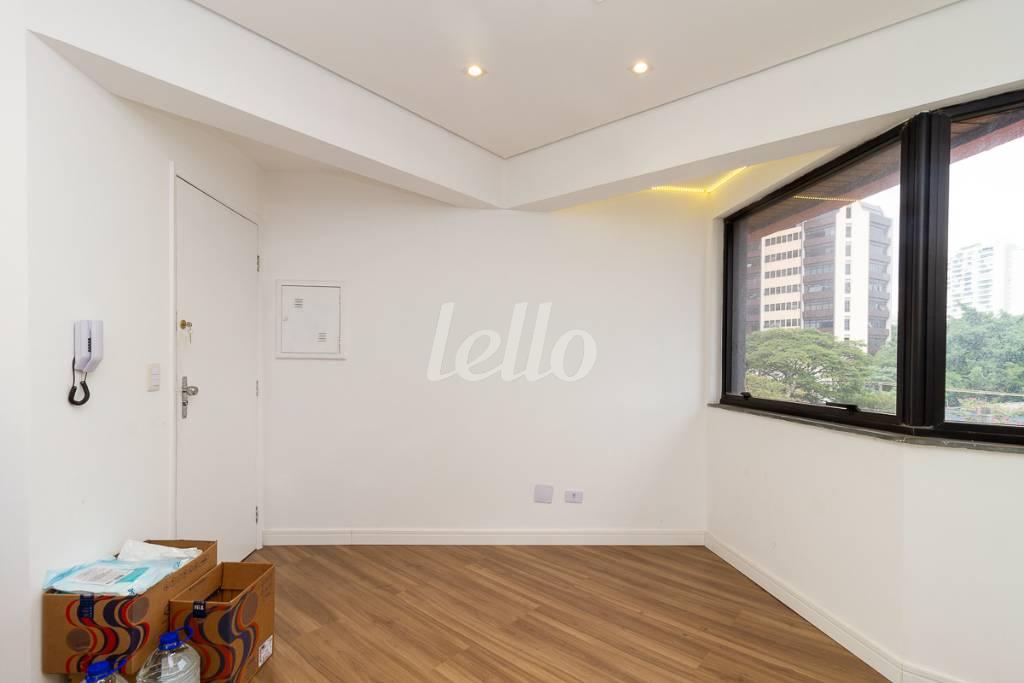 SALA 1 de Sala / Conjunto para alugar, Padrão com 45 m², e 1 vaga em Pinheiros - São Paulo